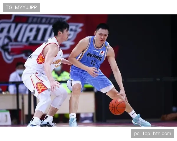 替补席犯规如何判？规则拆解场外违规的处罚逻辑
